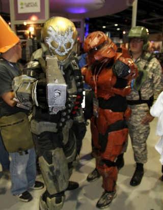 Illustration for article titled PAX Cosplay Day 2: This Time It's Personal